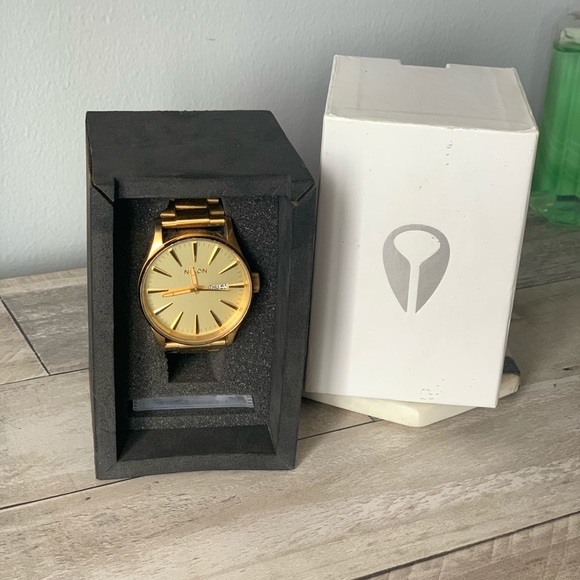Nixon Other - Nixon Sentry Gold Watch